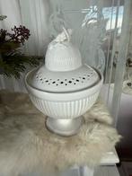 Wedgwood potpouri vaas of iconic vaas izgst, Huis en Inrichting, Woonaccessoires | Vazen, Ophalen, Overige kleuren, Aardewerk of Porselein