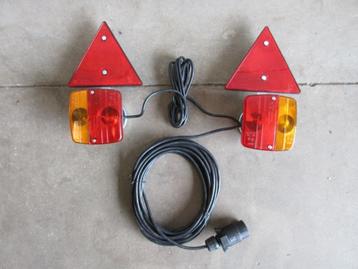 Magneet verlichtingsset met reflectie driehoeken beschikbaar voor biedingen