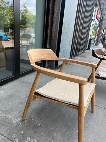 Fauteuil (in of outdoor) naturel of walnoot beschikbaar voor biedingen