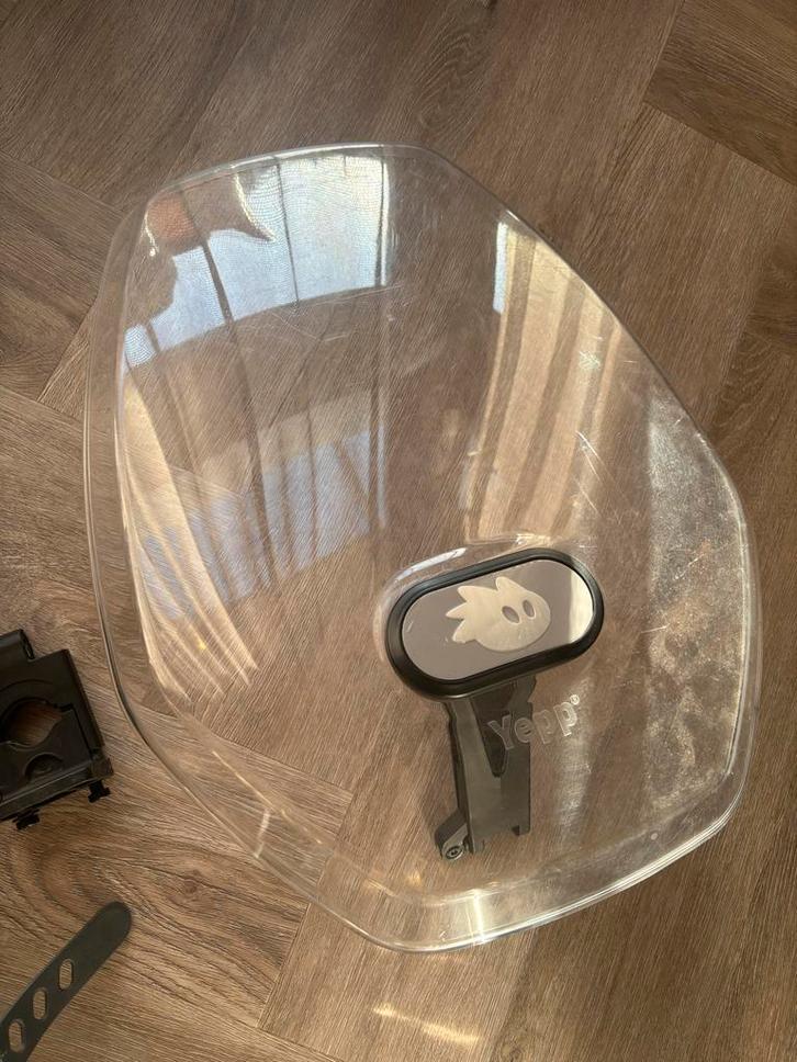 Thule Yepp Nexxt Mini, Fietsen en Brommers, Fietsaccessoires | Fietsstoeltjes, Zo goed als nieuw, Voorzitje, 0 t/m 13 kg, Voetsteuntjes