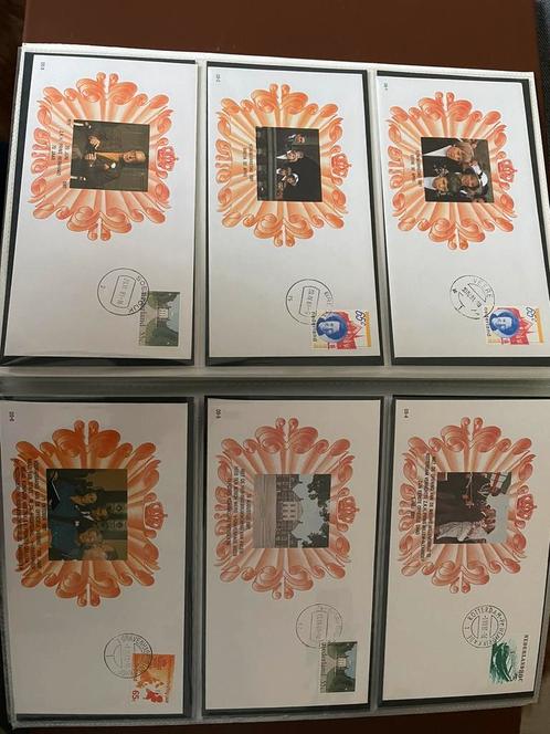Luxe album koninklijk huis postzegel enveloppen kaarten, Verzamelen, Koninklijk Huis en Royalty, Zo goed als nieuw, Kaart, Foto of Prent