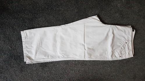 Gerry Weber witte 3/4 broek nieuw maat 44, Kleding | Dames, Broeken en Pantalons, Zo goed als nieuw, Maat 42/44 (L), Wit, Ophalen of Verzenden