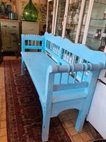 Blauwe bank hout | Loods66 beschikbaar voor biedingen