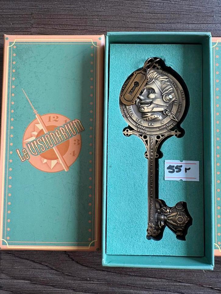 Disney limited le visionarium key sleutel, Verzamelen, Disney, Zo goed als nieuw, Beeldje of Figuurtje, Sneeuwwitje of Doornroosje