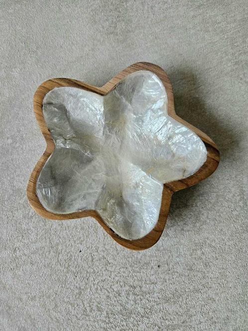 Houten schaaltje ster capiz wit uit Bali, Huis en Inrichting, Woonaccessoires | Schalen en Manden, Nieuw, Schaal, Overige vormen
