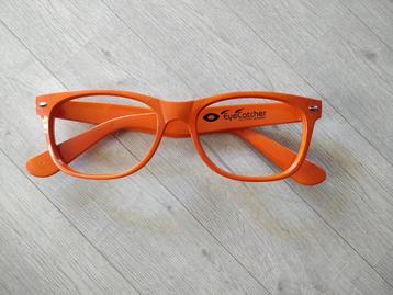 XXL oranje bril, Eye Catcher.