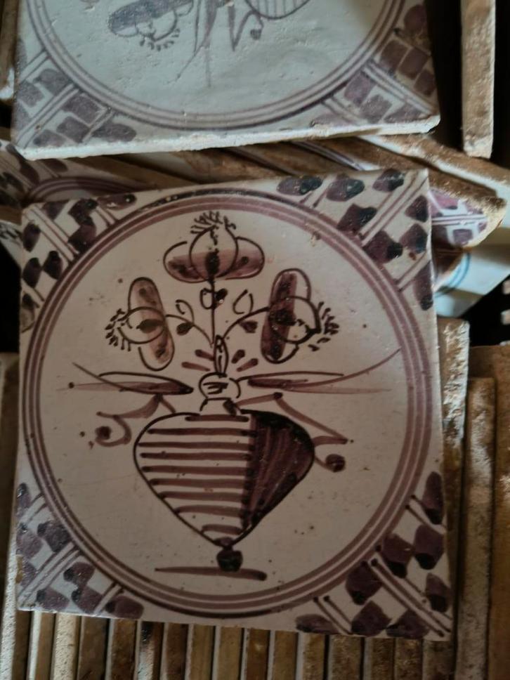 Oude Hollandse Tegel met Bloemmotief, Antiek en Kunst, Antiek | Wandborden en Tegels, Ophalen of Verzenden