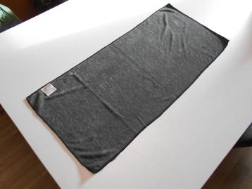 Kampeerhanddoek sneldrogend zacht model Nederlands leger beschikbaar voor biedingen