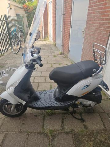 Piaggio Zip 2011 – Niet startend > accu leeg beschikbaar voor biedingen