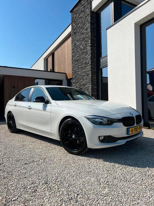 BMW 3-Serie  320i 170pk  Automaat8 2014 Wit Navi  M- Velgen, Auto's, BMW, Particulier, 3-Serie, ABS, Airbags, Airconditioning
