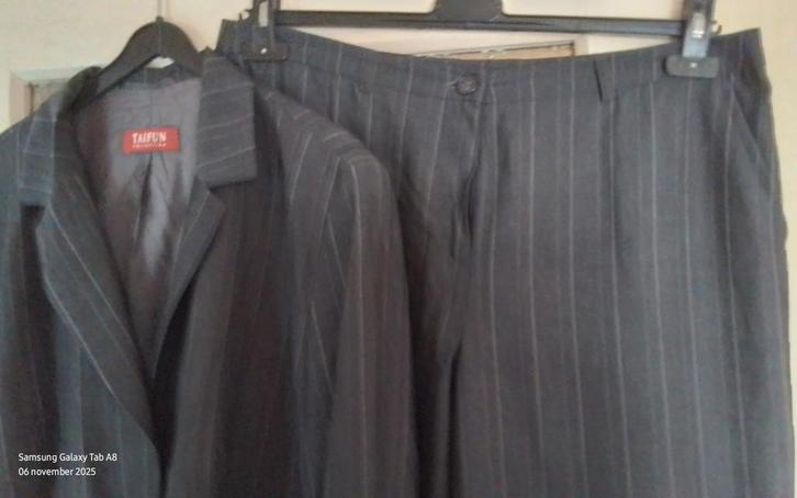 TAIFUN Lichtgrijs Pak met Streep,m. 44, Kleding | Dames, Jasjes, Kostuums en Pakken, Gedragen, Kostuum of Pak, Maat 42/44 (L)