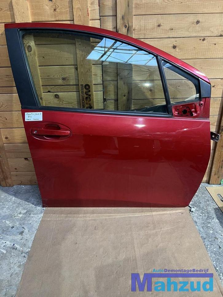 TOYOTA YARIS 3 P13 Rood rechts voor deur 2012-2020, Auto-onderdelen, Carrosserie en Plaatwerk, Deur, Toyota, Gebruikt, Ophalen of Verzenden