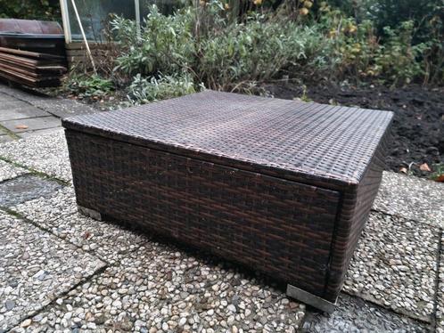 Keurige tuin hocker - poef - bijzettafel 69cm x 69cm x25.5cm, Tuin en Terras, Tuinmeubel-accessoires, Zo goed als nieuw, Ophalen