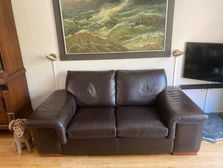 Bruine leren tweezitsbank, Huis en Inrichting, Banken | Bankstellen, Zo goed als nieuw, Rechte bank, Tweepersoons, 150 tot 200 cm