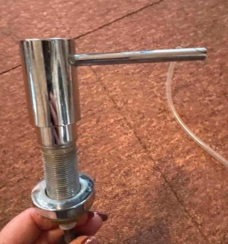 Inbouw Zeeppomp - Keuken/Badkamer, Doe-het-zelf en Verbouw, Sanitair, Gebruikt, Overige typen, Ophalen of Verzenden