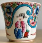 Antiek porseleinen Chinees theekopje, Antiek en Kunst, Verzenden