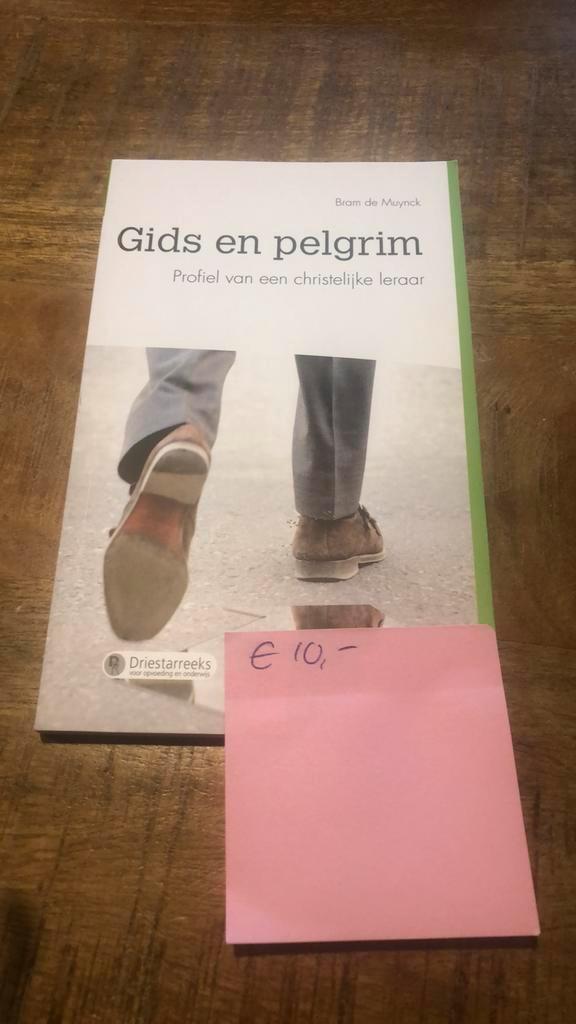 Bram de Muynck - Gids en pelgrim, Boeken, Politiek en Maatschappij, Zo goed als nieuw, Maatschappij en Samenleving, Nederland