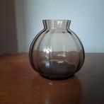 Optisch geblazen vaasje vaas - fumi Maastricht ? KWADRAAT, Ophalen of Verzenden