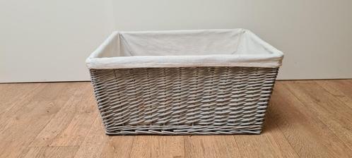 Grote rieten mand, Huis en Inrichting, Woonaccessoires | Schalen en Manden, Zo goed als nieuw, Mand, Rechthoekig, Riet, Ophalen