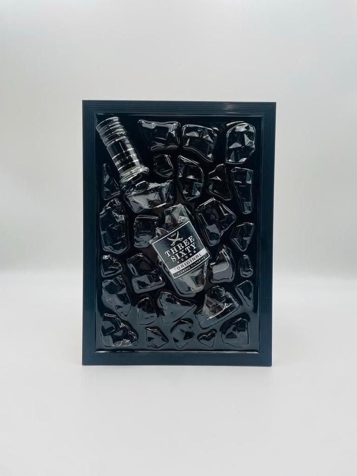 Three Sixty Vodka Gebroken Fles Kunst, Antiek en Kunst, Kunst | Schilderijen | Modern, Ophalen of Verzenden