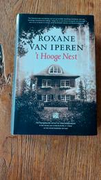 't Hooge Nest - (zo goed als nieuw), Boeken, Ophalen of Verzenden, Zo goed als nieuw, Roxane van Iperen, Nederland