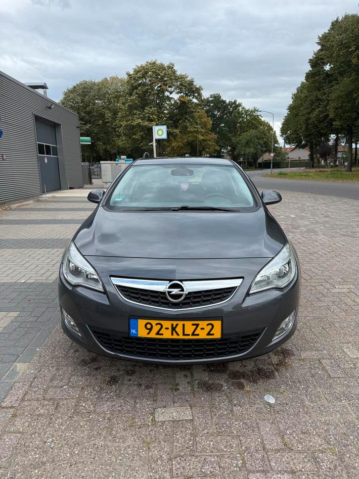 Opel Astra 1.6 Edition 2de EIGENAAR|NW APK|AIRCO|NAVI|CRUISE, Auto's, Opel, Particulier, Astra, Benzine, B, Hatchback, Handgeschakeld