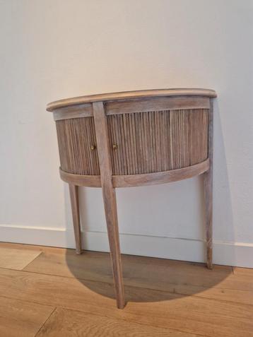 Houten Kastje met Roldeurtjes beschikbaar voor biedingen