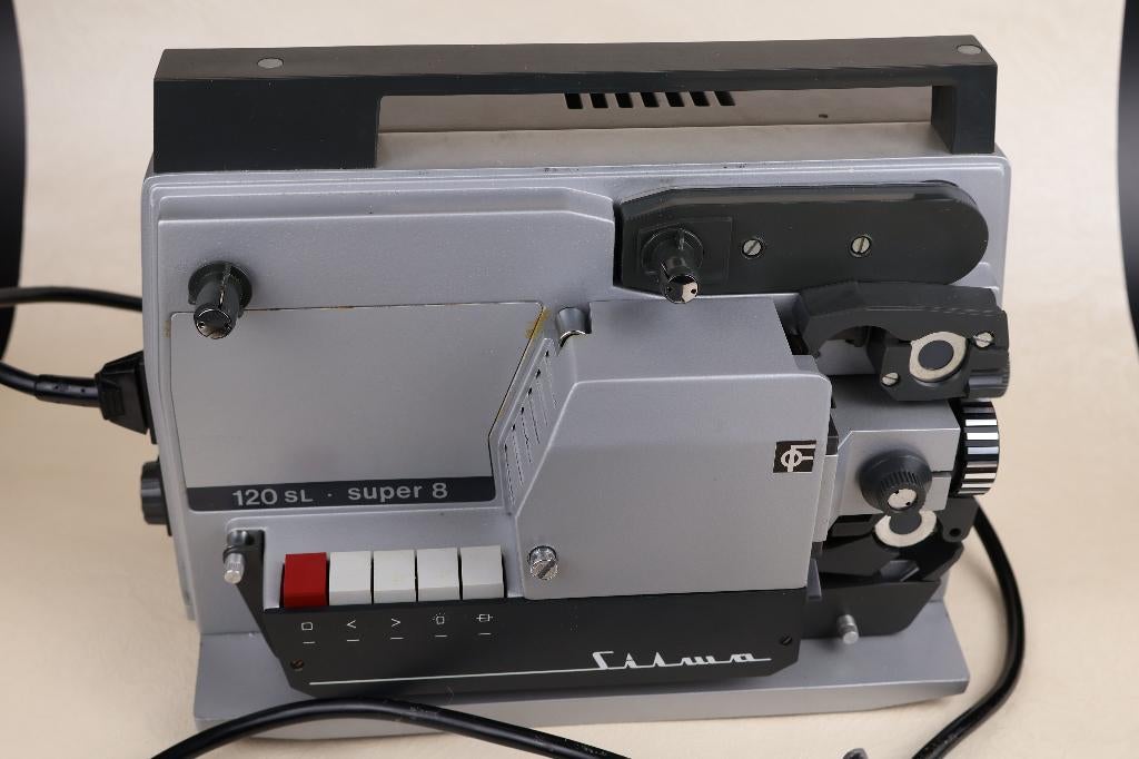Silma Super 8 filmprojector motor werkt lamp vervangen lezen, Ophalen of Verzenden, Gebruikt