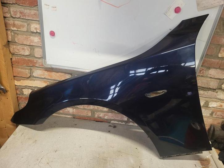 Tekoop bmw e6x spatbord links orientalblauw, Auto-onderdelen, Carrosserie en Plaatwerk, Spatbord, BMW, Voor, Links, Gebruikt, Ophalen of Verzenden