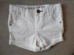 Zgan! Mooie witte shorts / korte broek van Hema. Mt 98/104, Broek, Meisje, Ophalen of Verzenden, Zo goed als nieuw