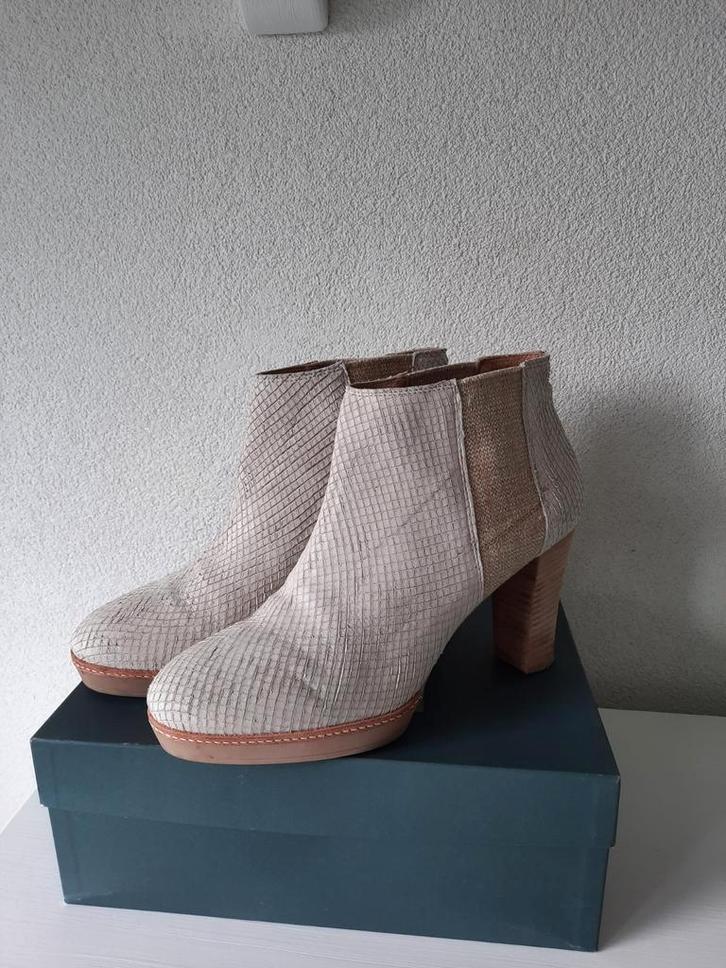 Via Vai Mooie Suède Slangen Python Enkellaarzen Maat 41, Kleding | Dames, Schoenen, Zo goed als nieuw, Overige kleuren, Ophalen of Verzenden