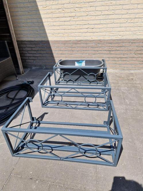 Antraciete plantenbakken voor aan de muur, Tuin en Terras, Bloembakken en Plantenbakken, Zo goed als nieuw, Metaal, 30 tot 60 cm
