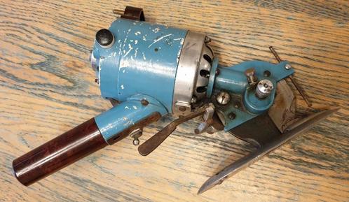 Vintage stofsnijder, textiel snijder, leer snijder., Antiek en Kunst, Antiek | Gereedschap en Instrumenten, Ophalen of Verzenden