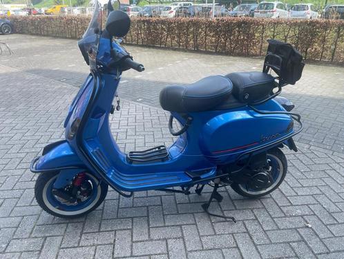 Vespa LX 2011 45 km scooter. Custum made, nieuw staat., Fietsen en Brommers, Scooters | Vespa, Zo goed als nieuw, Vespa LX, Maximaal 45 km/u