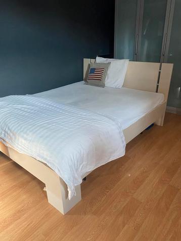 Bed 160x200 wit ledikant boxspring beschikbaar voor biedingen