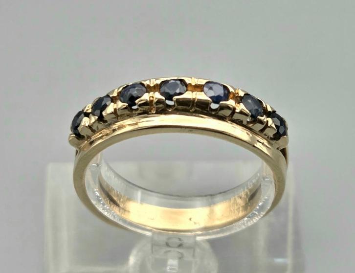 Gouden Vintage ring met edelsteen saffier. 2025/488., Sieraden, Tassen en Uiterlijk, Ringen, Zo goed als nieuw, Dame, 19 tot 20