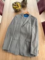Van Gils kostuum grijs maat 52 in mooie staat, Kleding | Heren, Kostuums en Colberts, Maat 52/54 (L), Zo goed als nieuw, Grijs