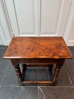 Joint stool in taxus hout, Ophalen