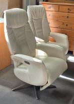 2 wit leren relax fauteuils op accu elektrische, Huis en Inrichting, Fauteuils, Ophalen, Zo goed als nieuw, 50 tot 75 cm, Leer