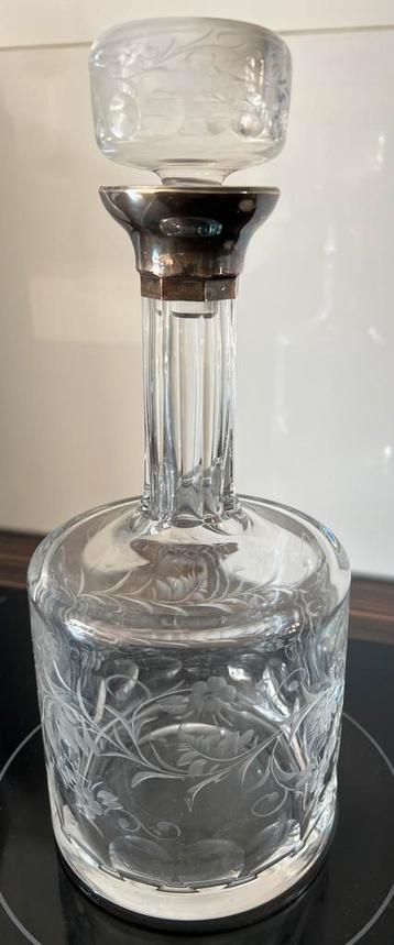 Antiek kristal geslepen whisky karaf met gemerkt zilver beschikbaar voor biedingen