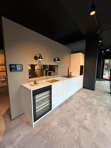 KVIK Mano - showroom keuken - 345 cm beschikbaar voor biedingen