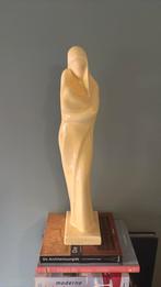 Zacht geel art deco beeld., Antiek en Kunst, Antiek | Keramiek en Aardewerk, Ophalen of Verzenden