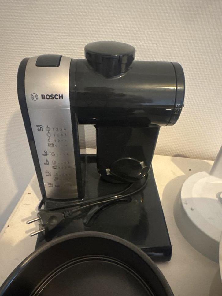 Bosch MUM48A1 Keukenmachine + Taartvormen, Witgoed en Apparatuur, Keukenmixers, Gebruikt, 3 tot 4 liter, 3 snelheden of meer, Ophalen