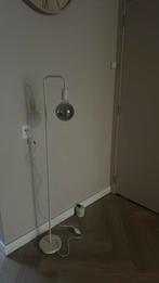 Moderne Vloerlamp creme, Huis en Inrichting, Lampen | Vloerlampen, Ophalen of Verzenden, Zo goed als nieuw, Metaal, 150 tot 200 cm