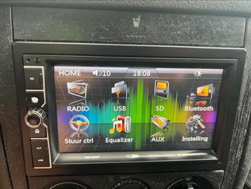 Caliber lcd radio  koopje €100 4x75 W beschikbaar voor biedingen