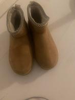 Enkellaarzen suede lookalike uggs, Ophalen of Verzenden, Zo goed als nieuw, Zwart