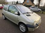 Renault Twingo 1.2 Initiale AIRCO LEDER NWE APK BIJ AFLEVERI, Auto's, Voorwielaandrijving, Bedrijf, Handgeschakeld, Grijs