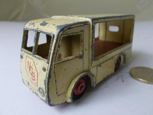 1950 Dinky Toys 30V.  N.C.B. ELECTRIC VAN. (-B-), Hobby en Vrije tijd, Modelauto's | 1:43, Gebruikt, Bus of Vrachtwagen, Dinky Toys