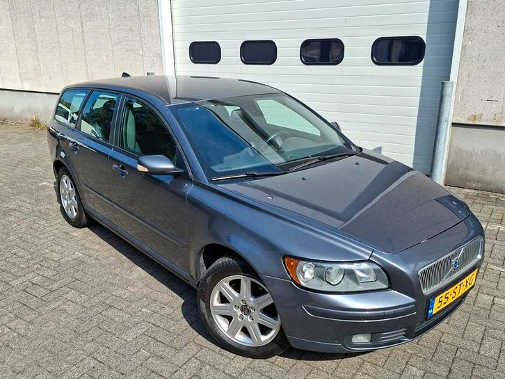 Volvo V50 2.4 140PK /Xenon/trekhaak/Youngtimer !!, Auto's, Volvo, Particulier, V50, ABS, Airbags, Airconditioning, Alarm, Boordcomputer