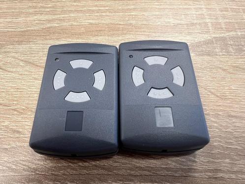 Handzender hörmann hsm4-40 Grijs met 4 kanalen € 19,86, Audio, Tv en Foto, Afstandsbedieningen, Nieuw, Ophalen of Verzenden
